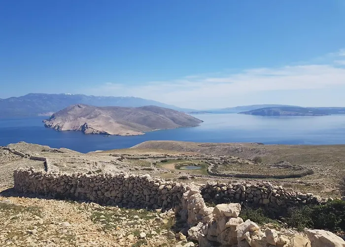Karamarko 3* Baška
