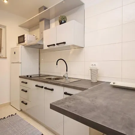 Guest house Karamarko