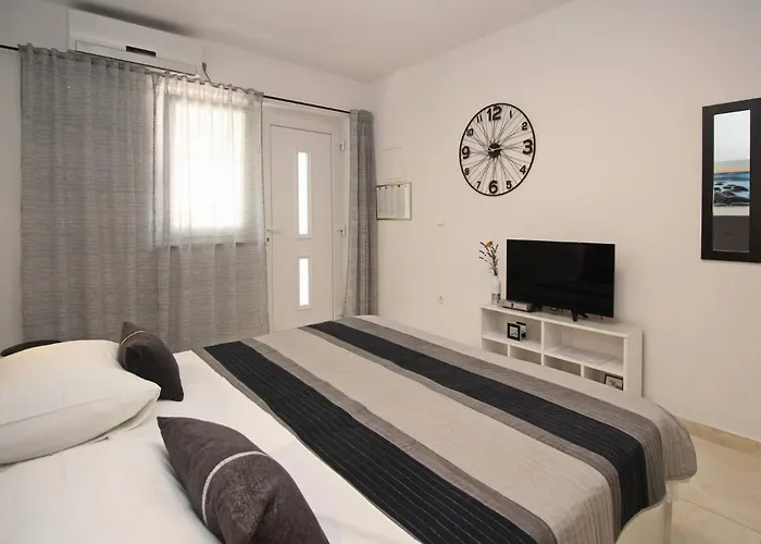 بيت ضيافة Karamarko 3*